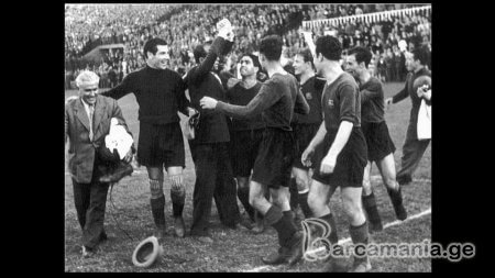 ჟოზეპ სამიტიერი და გუნდი 1944/45 წლების ლა ლიგის მოგებას ზეიმობენ