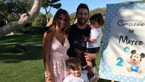 მესის ოჯახი მატეოს დაბადების დღეს ზეიმობს