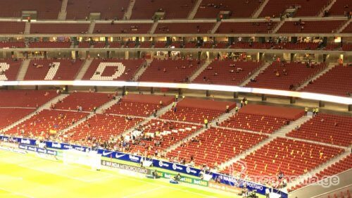 "ვანდა მეტროპოლიტანოზე" ესპანეთის დროშებია გამოფენილი