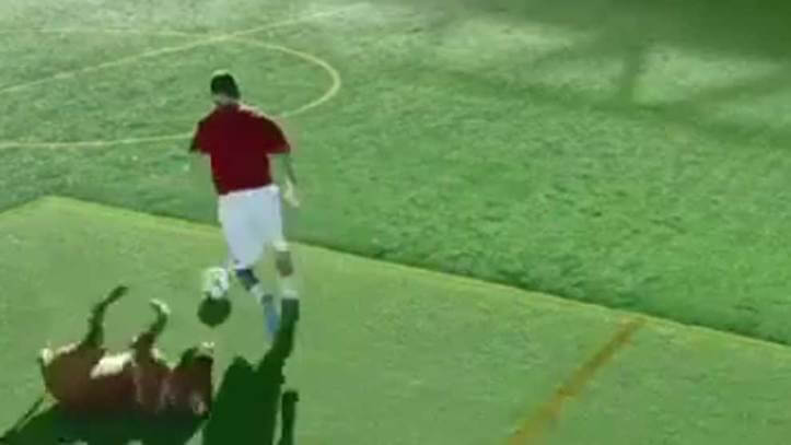 მესი კალათბურთელების, ამერიკული ფეხბურთის მოთამაშეებისა და საკუთარი ძაღლის წინააღმდეგ