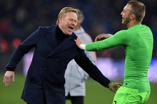 რონალდ კუმანი: იასპერ სილესენი პირველი მეკარე უნდა იყოს