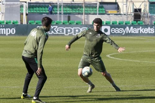 კარლეს ალენიას 2 თამაში "ალავესთან", სხვადასხვა გუნდების შემადგენლობაში