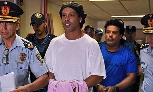 რონალდინიო ციხიდან გამოვიდა