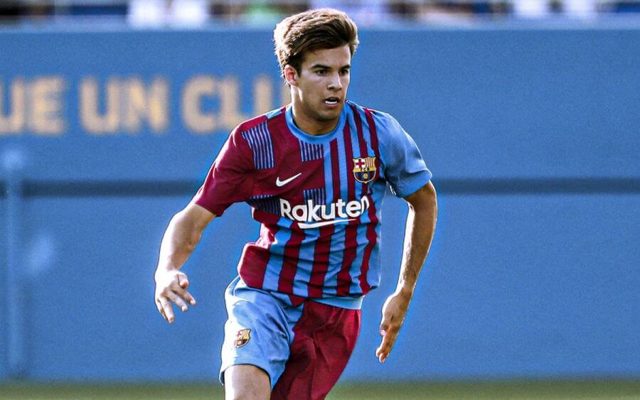 ჟოან ლაპორტა გუნდში რიკი პუჩის ადგილს ხედავს