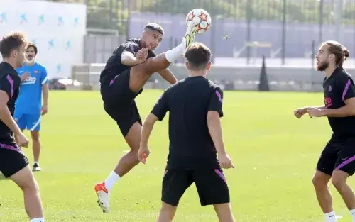 რონალდ არაუხო გუნდთან ერთად ვარჯიშობს