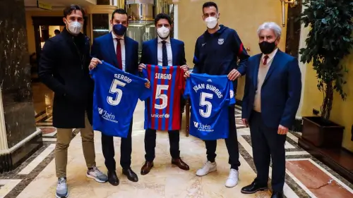 რატომ აჩუქა ლინარესმა ბუსკეტსს მაისური დღევანდელი მატჩის წინ?