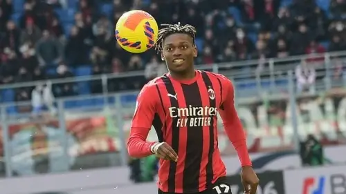 ბარსელონა რაფაელ ლეაუს აკვირდება