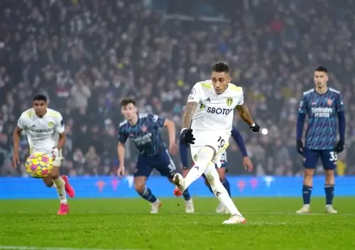 არსენალი რაფინიასთვის ბრძოლას გამოეთიშა; ბარსა ფასის შემცირებას ცდილობს