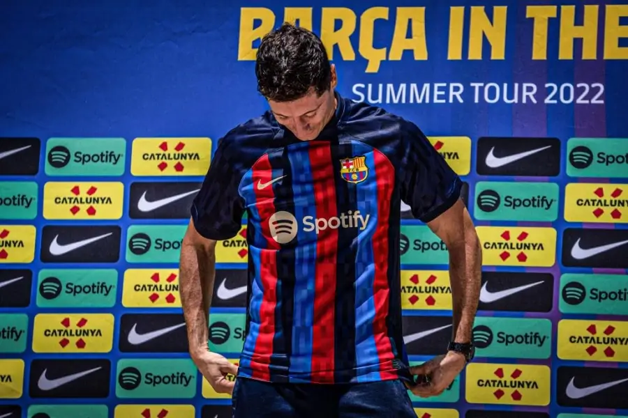 ლევანდოვსკის კონტრაქტი 9-ნომრიანი მაისურის მორგებას ითვალისწინებს