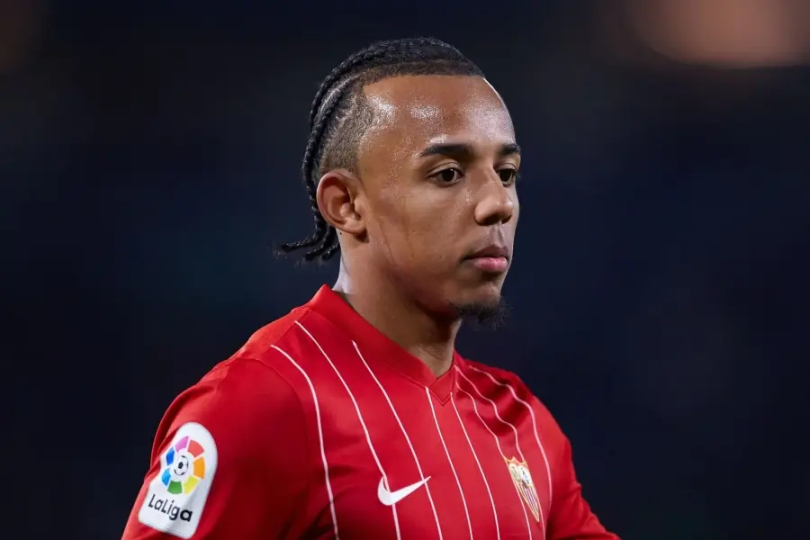 ბარსელონა ჟიულ კუნდეს ნელ-ნელა უახლოვდება