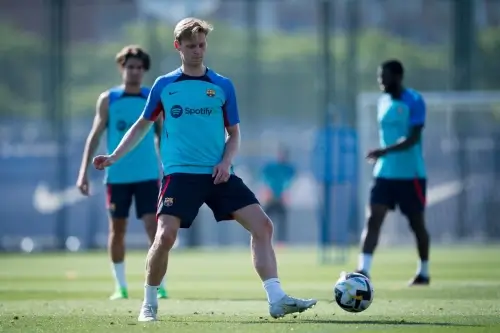 ბარსელონამ, შესაძლოა, ფრენკი დე იონგი ამერიკული ტურის განაცხადს მიღმა დატოვოს