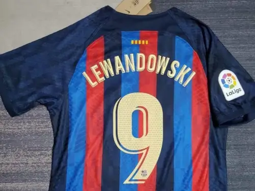 ბარსელონას ოფიციალურ მაღაზიაში ასო W ამოეწურათ