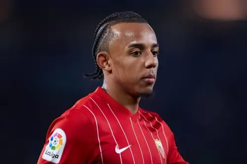 ბარსელონა ჟიულ კუნდეს ნელ-ნელა უახლოვდება