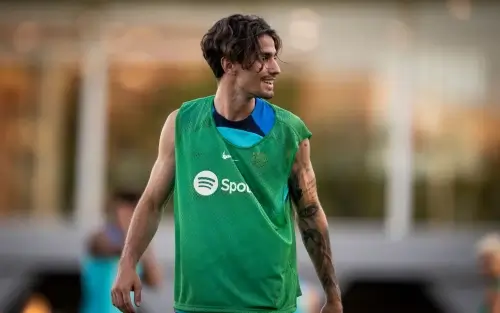 ალექს კოლიადომ ბარსელონასთან კონტრაქტი გაახანგრძლივა