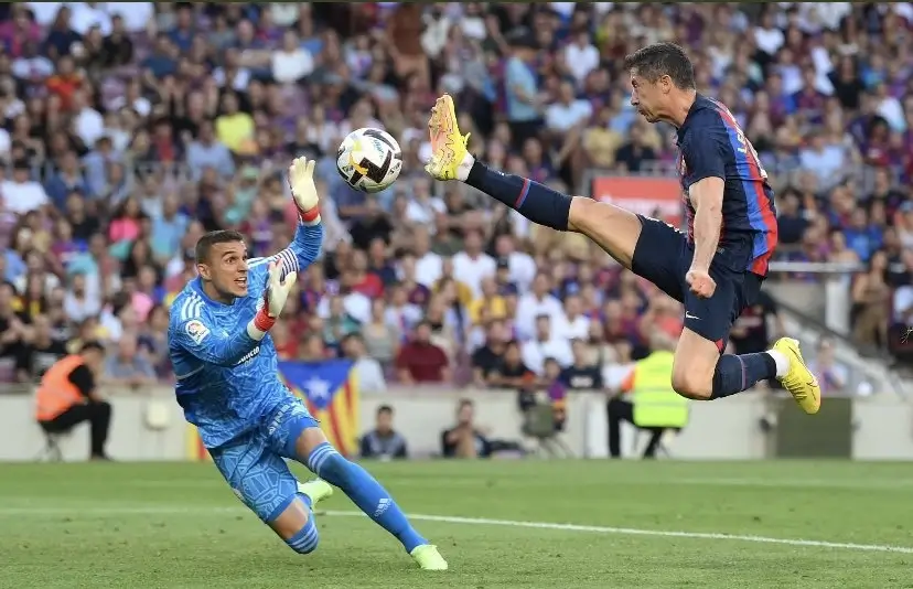 ლევანდოვსკის სადებიუტო გოლი კამპ ნოუზე