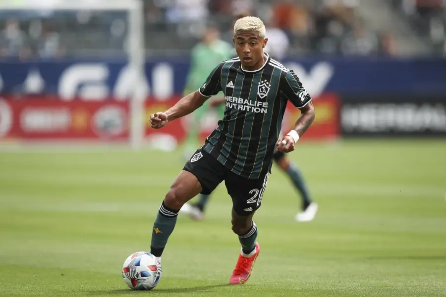 ბარსელონა დესტის მისივე თანამემამულით შეცვლას გეგმავს