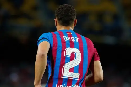 ოფიციალურად: სერჟინიო დესტი ბარსელონას ტოვებს