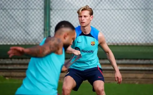 დე იონგმა ვარჯიში განაახლა