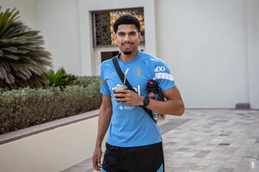 ბარსელონაში ეჭვობენ, რომ ურუგვაის ნაკრები რონალდ არაუხოს დააჩქარებს