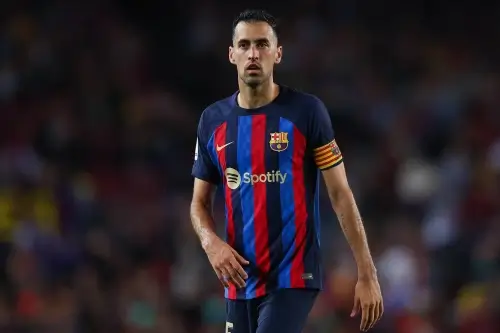 სერხიო ბუსკეტსი თანაგუნდელებს საკუთარ გადაწყვეტილებას ხვალ შეატყობინებს