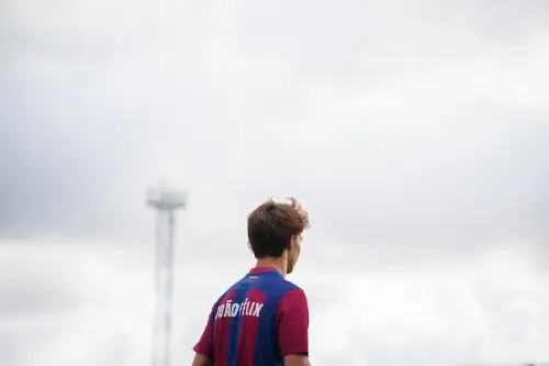 ჟოაუ ფელიშმა ბარსელონაში ტრანსფერისთვის ხელფასი გაინახევრა